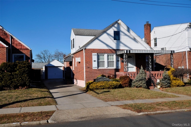415 Lowell Avenue - Photo 1
