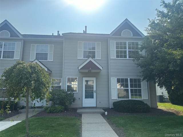 256 Quassaick Avenue - Photo 1