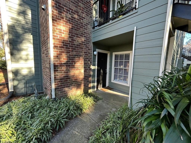 2225 Metropolitan Way - Photo 1