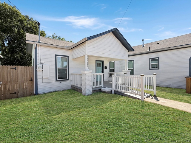 1719 25th Street - Photo 1