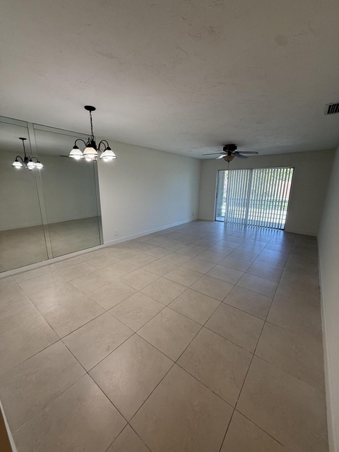 5515 N Lakewood Circle N - Photo 1