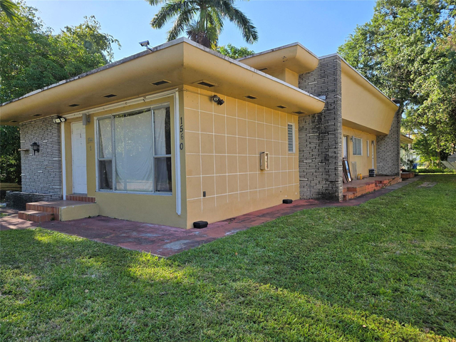 1560 Ne 111th Street - Photo 1