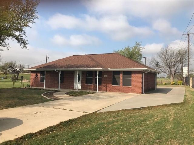 803 N Fm 156 - Photo 1