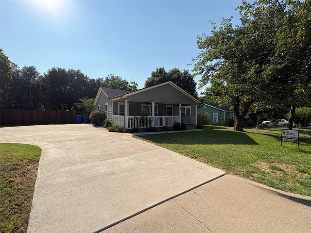 408 S 2nd Avenue - Photo 1