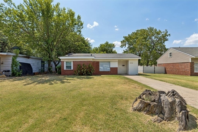 1913 Elm Drive - Photo 1