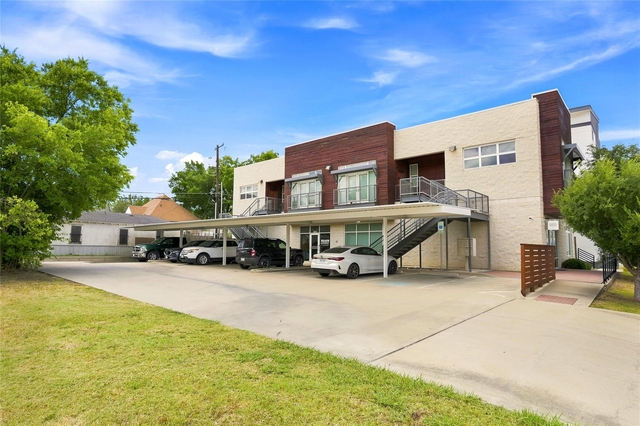 1124 Galveston Avenue - Photo 1