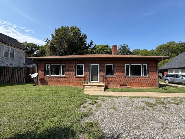 908 W Front Street - Photo 1