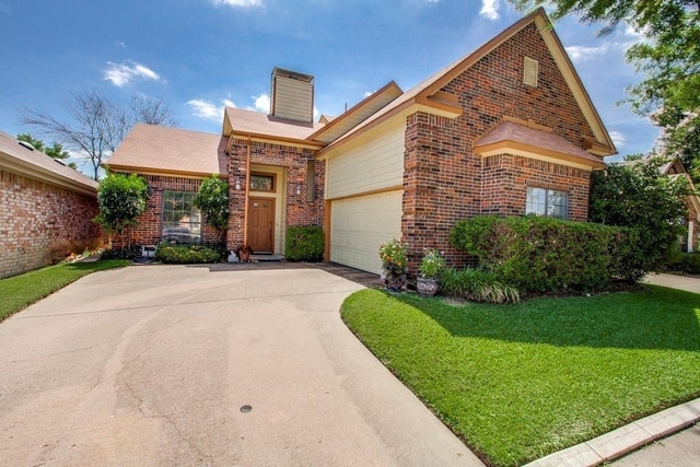 3224 Plumstead Drive - Photo 1