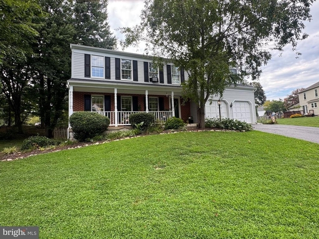10 Oakbrook Court - Photo 1