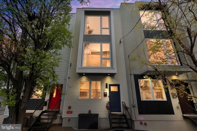 219 Green Street - Photo 1