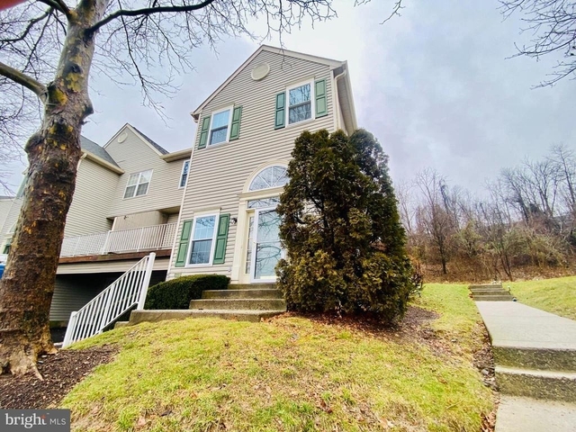 475 Stoneglen Street - Photo 1