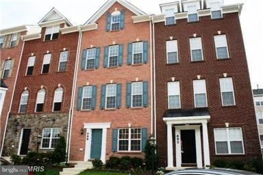 688 Pullman Place - Photo 1