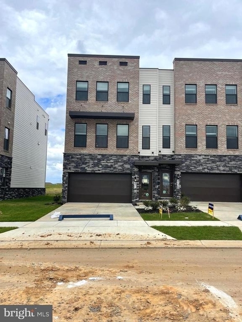 871 Amity Street - Photo 1