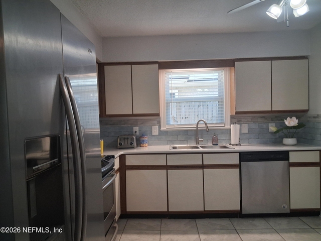 511 Camelia Street - Photo 1