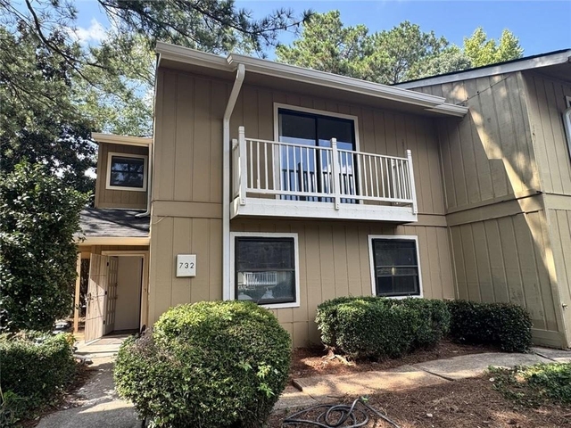 732 Hanover Lane Se - Photo 1