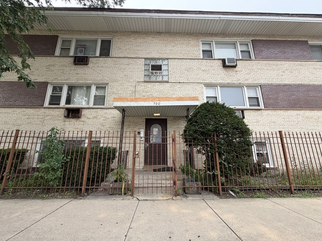700 N Parkside Avenue - Photo 1