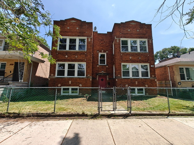 6807 S Artesian Avenue - Photo 1