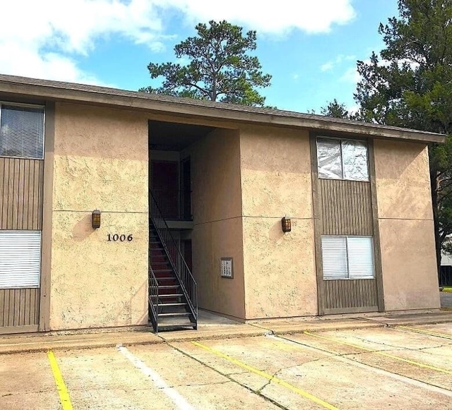1008 N Houston Avenue - Photo 1