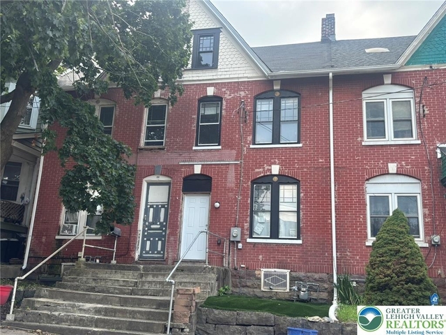 141 S 6th Street - Photo 1