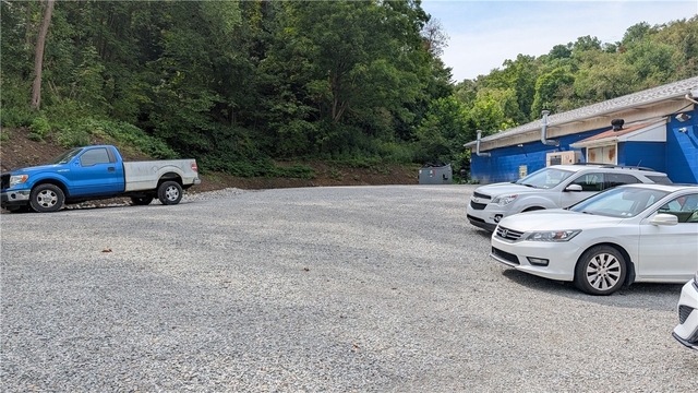 1360 Hayden - Photo 1