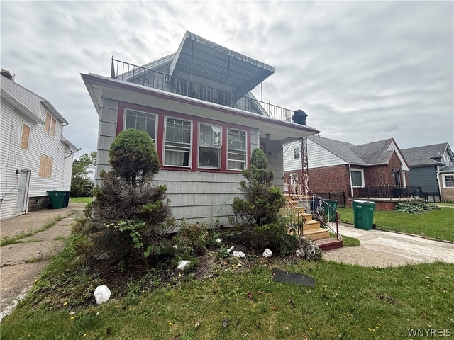 63 Wright Avenue - Photo 1