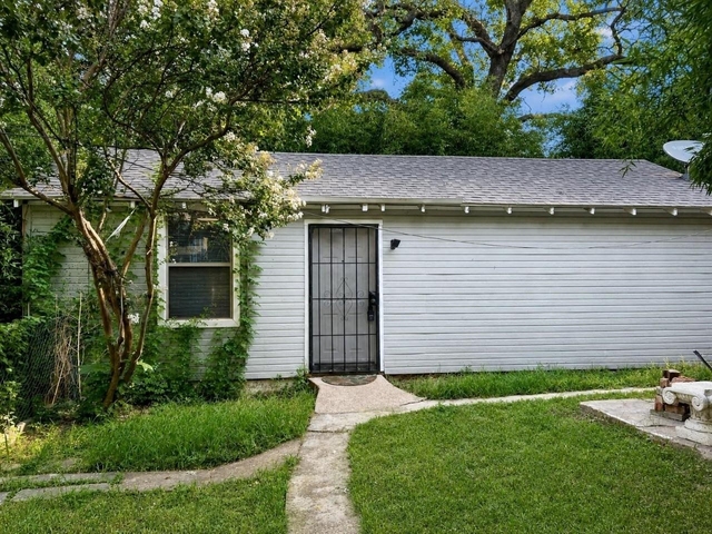 933 Gillham Road - Photo 1