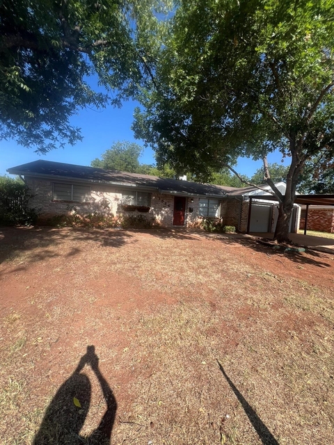 1526 Rosewood Drive - Photo 1