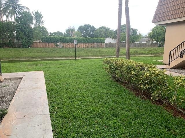 10890 Royal Palm Boulevard - Photo 1