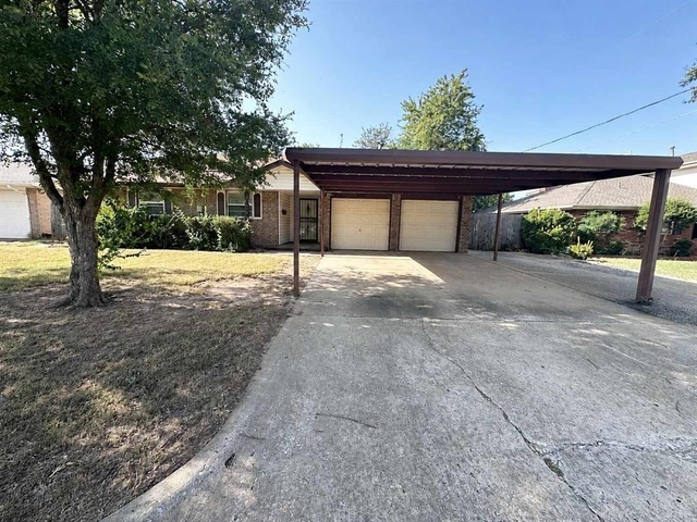 208 Cherrywood Drive - Photo 1