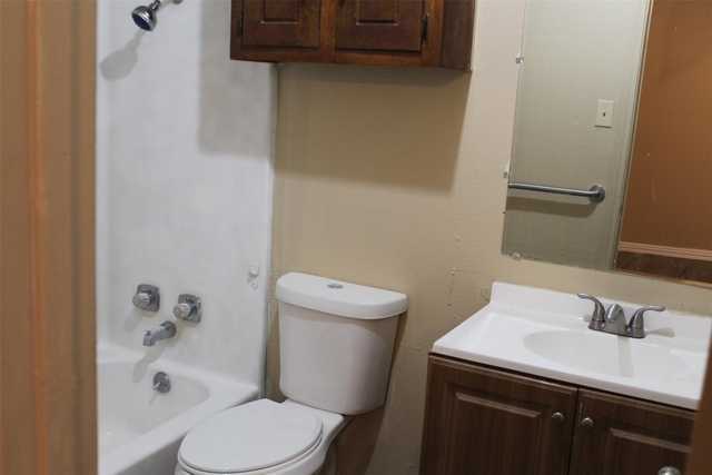 9022 Greenmound Avenue - Photo 1