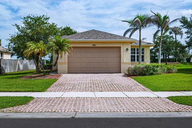 9851 E Verona Circle - Photo 1