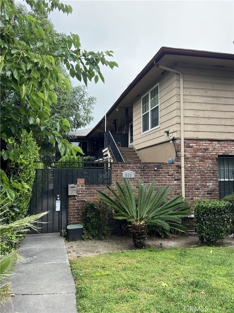 500 N Los Robles Avenue - Photo 1