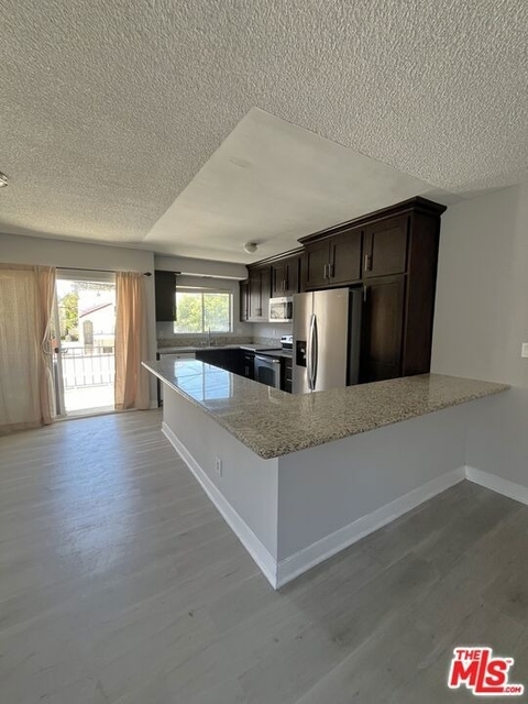 905 S Bedford Street - Photo 1