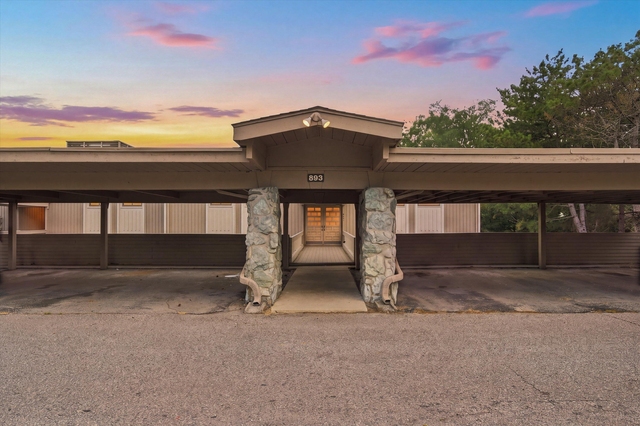 893 Cliffs Drive - Photo 1