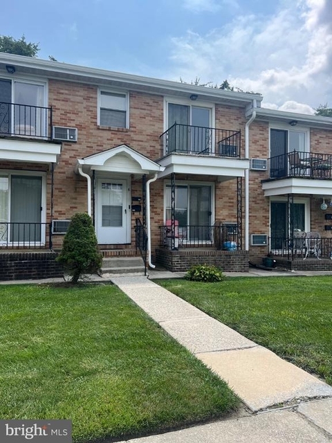 106 Dartmouth Avenue - Photo 1