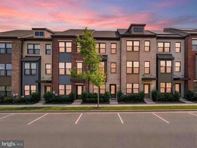 3525 Carnaby Street - Photo 1