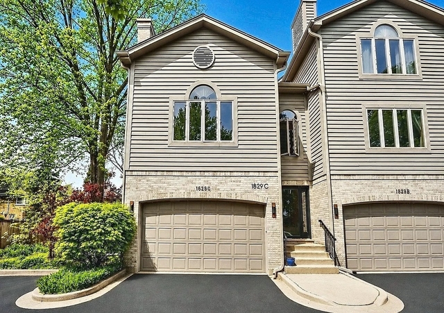 1829 Wilmette Avenue - Photo 1