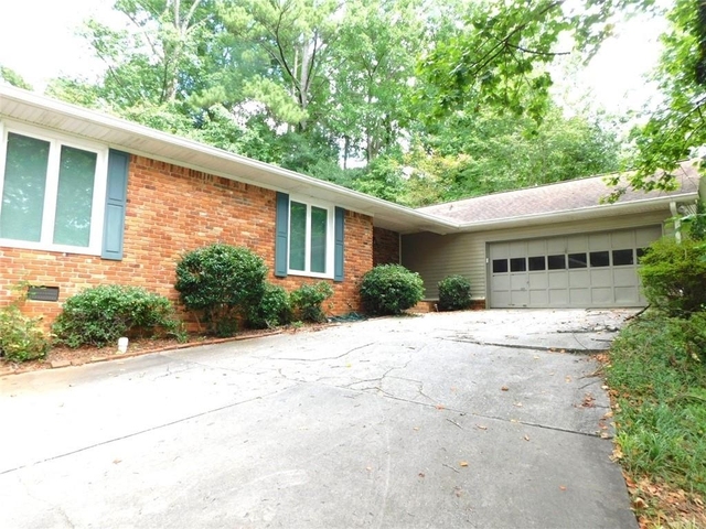 626 Indian Hills Parkway - Photo 1