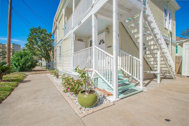 1406 Moody Avenue - Photo 1