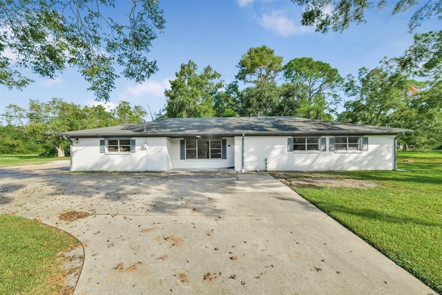 319 E South Street - Photo 1
