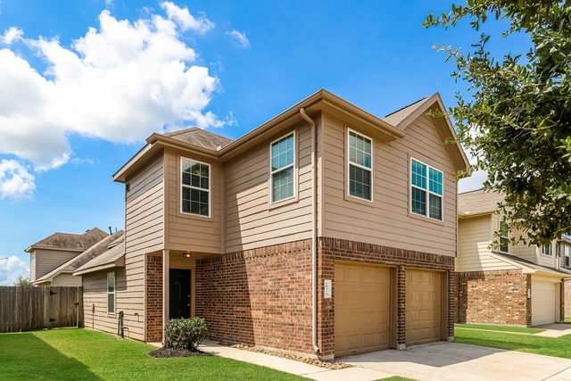 18519 Queesborough Creek - Photo 1