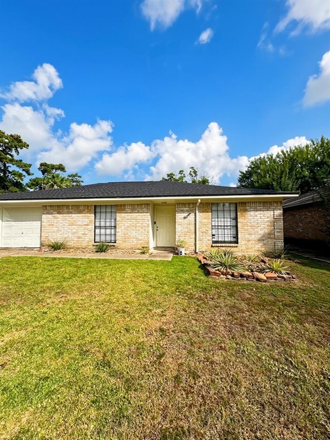 5007 Monteith Drive - Photo 1