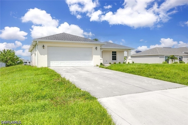 915 Ne 10th Lane - Photo 1