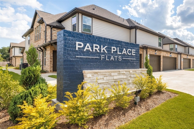 221 Park Place Circle - Photo 1