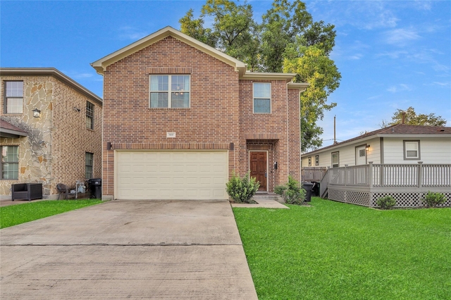 919 E 36th Street - Photo 1