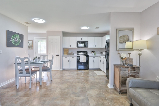 4002 Avenue N 1/2 - Photo 1