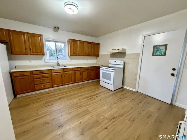 40 Lincoln Avenue - Photo 1