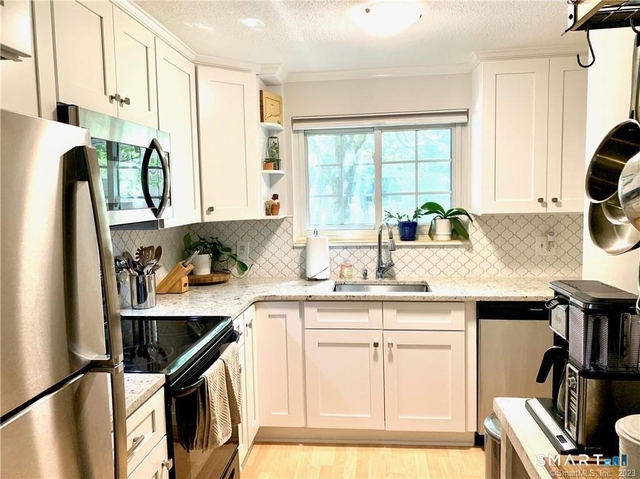 183 Loomis Drive - Photo 1