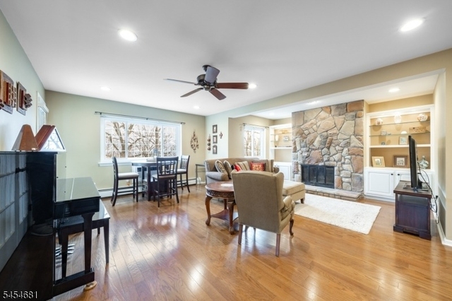21 Foxwood Dr - Photo 1