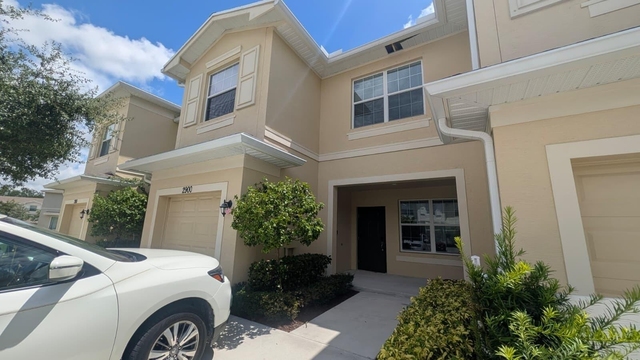 2900 Nw Treviso Circle - Photo 1